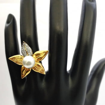 Anel floral  com pérola