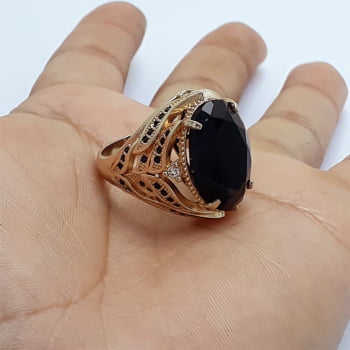 Anel feminino com pedra grande