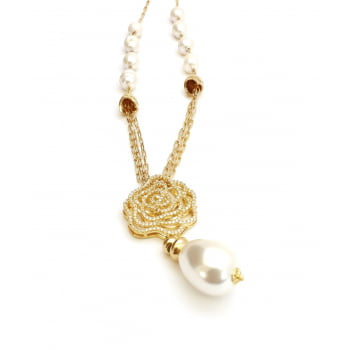 COLAR FLORAL COM PÉROLA BARROCA 