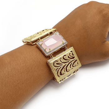 Pulseira com pedra retangular cravejada
